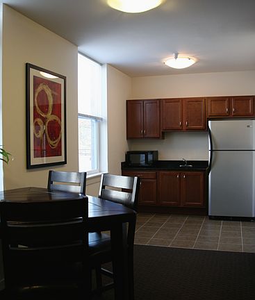 3rd image of 1857 E Kenilworth Pl