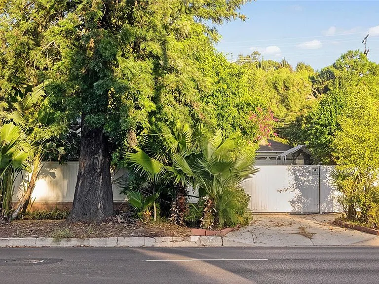 5020 Topanga Canyon Blvd — Photo 32