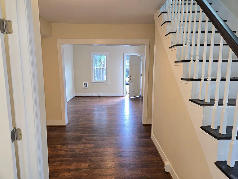 24 E Pall Mall St — Photo 3