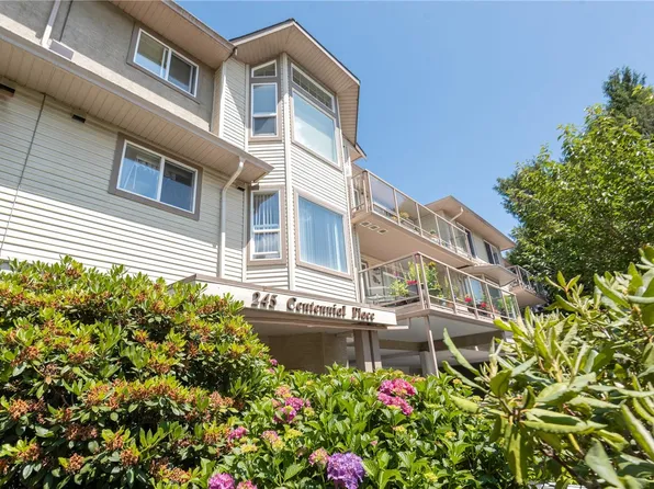 245 1st St #302, Duncan, BC V9L 1R3