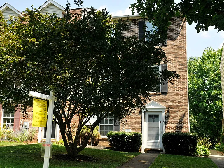 125 N Towne Ct — Photo 15