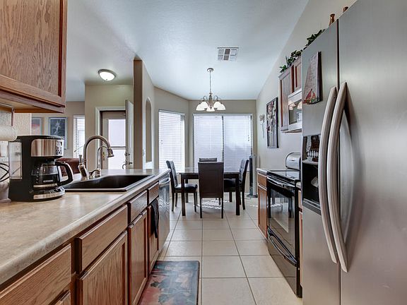 5th image of 42567 W Michaels Dr