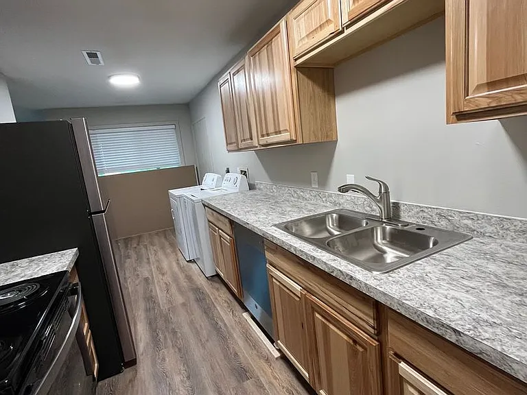 1404 Toole Ave — Photo 20
