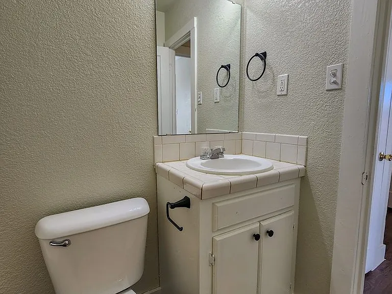 1002 Overland Ct — Photo 24