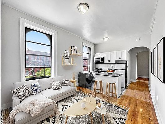 1st image of 1697 Amsterdam Ave #40