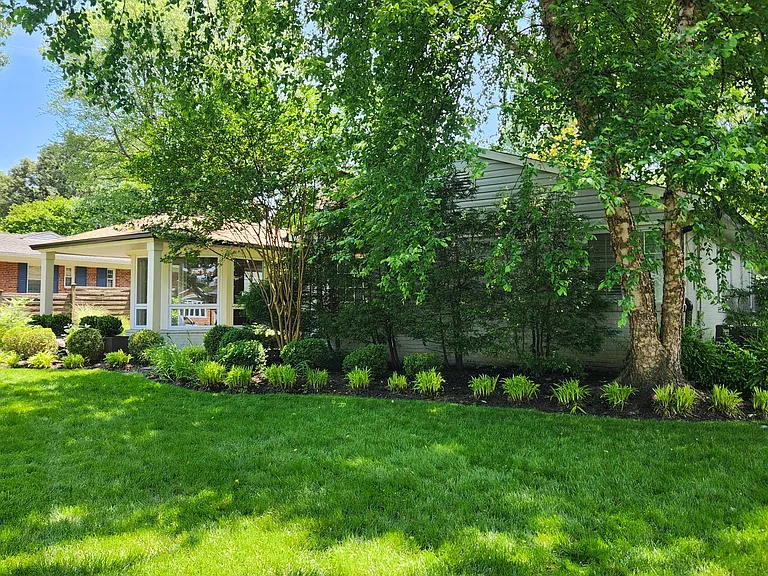 2207 Fordham Dr — Photo 42