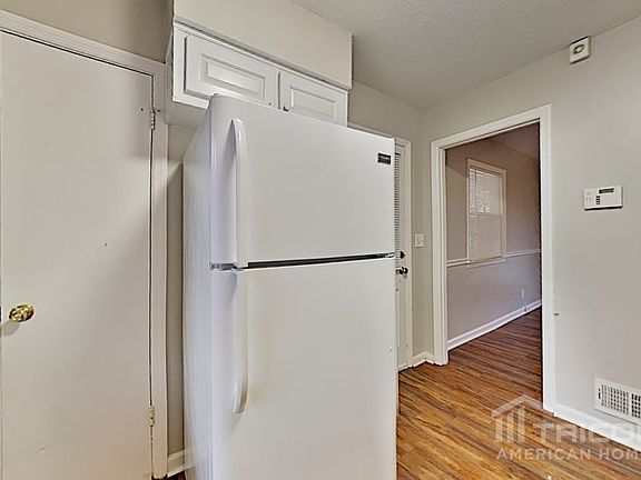 5th image of 1104 Mountain View Dr