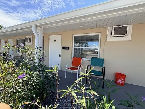 12840 Seminole Blvd Photo 1