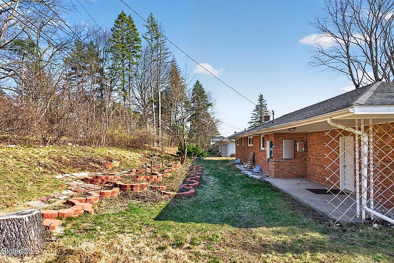 3rd image of 161 Shaker Park Drive