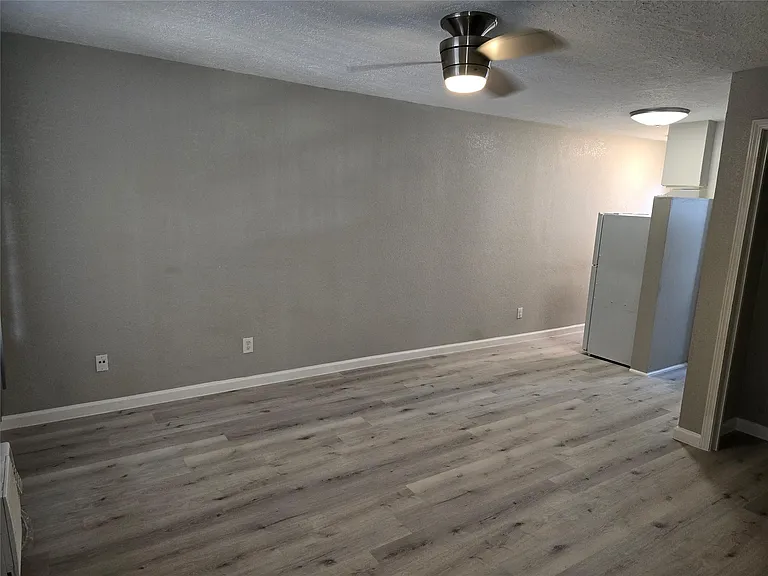 2501 Yoakum Blvd #13 — Photo 9