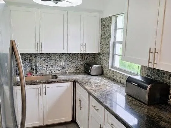 25 Upminster #25-B — Photo 7