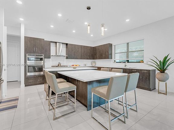 5th image of 9150 Parkland Bay Dr