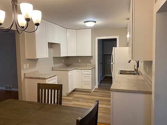4th image of 8529 Cottonwood Dr