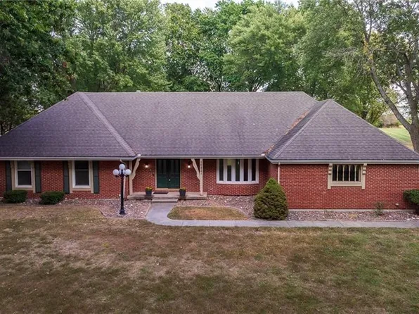 10821 Milton Thompson Rd, Lake Lotawana, MO 64086