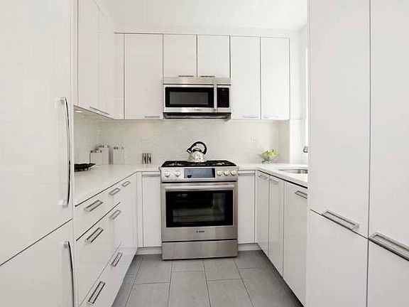 5th image of 230 Central Park S #17F