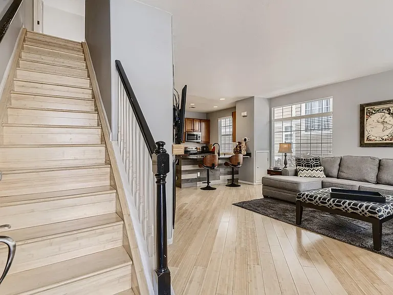 8377 Stonybridge Cir — Photo 5