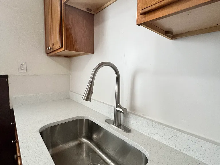 165 Glendale Ave #1 — Photo 2