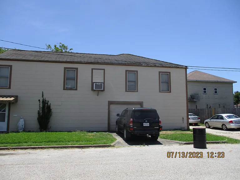 5019 Avenue M #2 — Photo 1