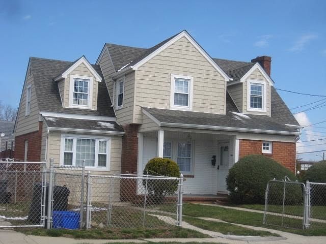 1st image of 72 Phipps Ave