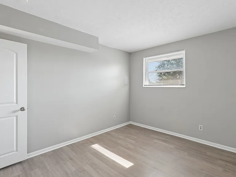 815 Riverview Dr #G — Photo 11