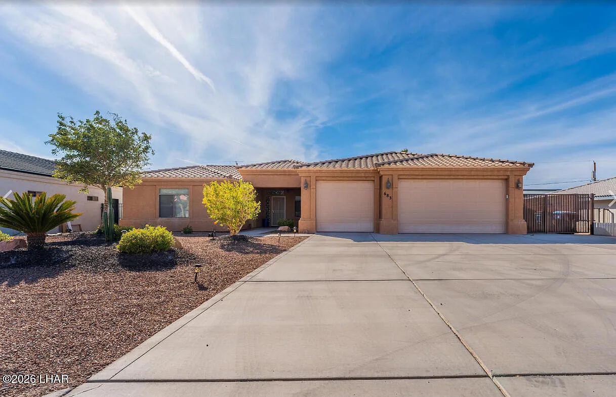 3 bed, 2.0 bath, 1865 sqft, $2,800 — Photo 1