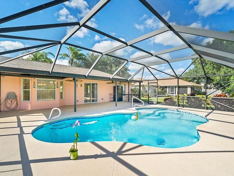 Family fun zone! Heated with wading area perfect for the kids.