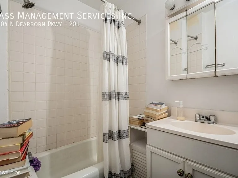 1504 N Dearborn Pkwy, Chicago, IL — Photo 74