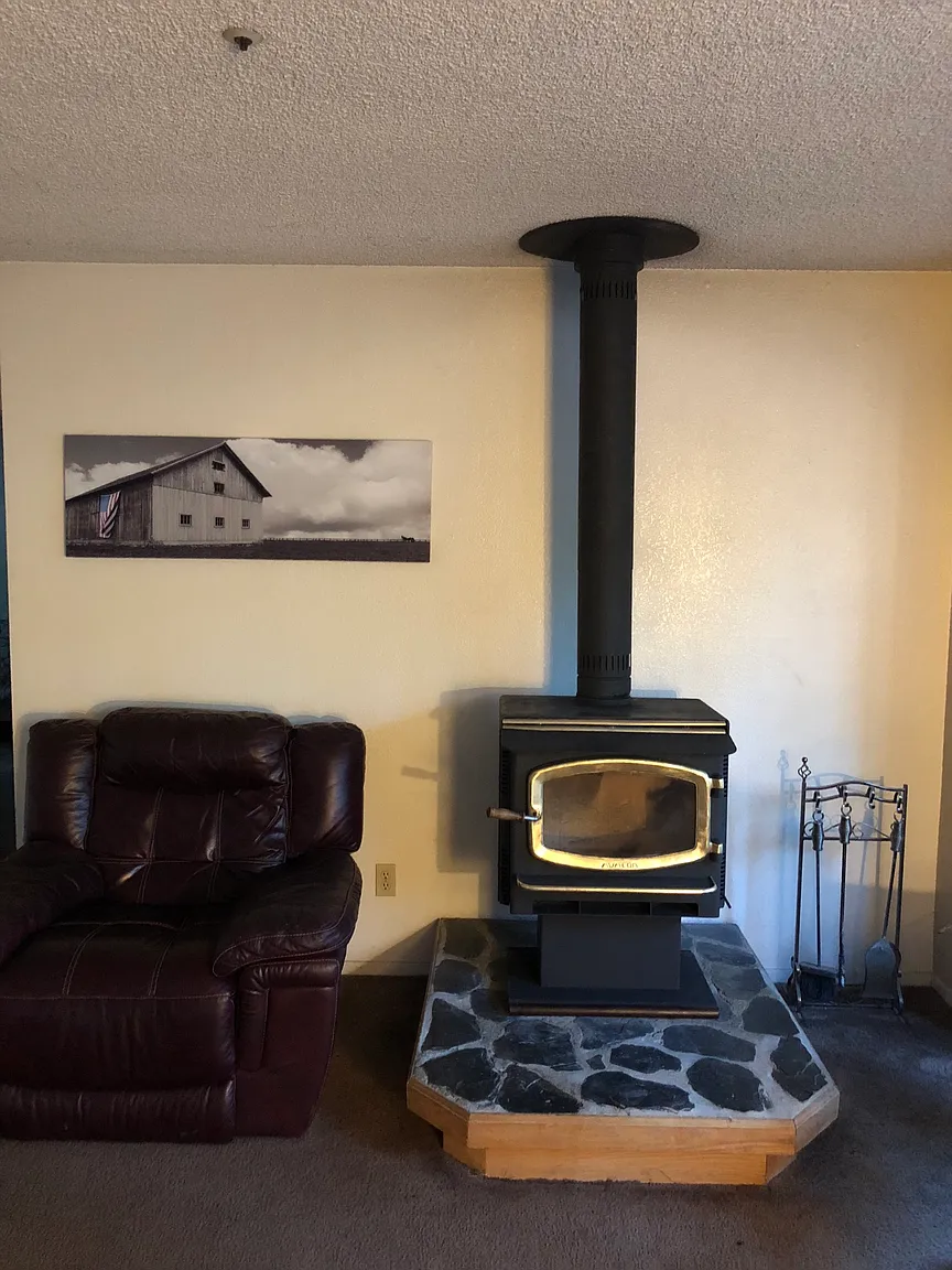 5579 Grayling Rd photo 1