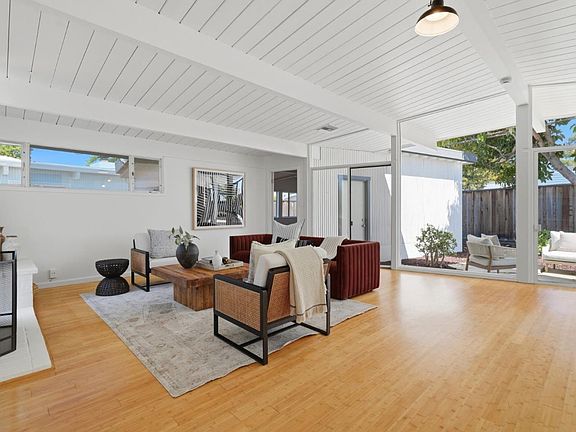 3rd image of 3609 South Ct