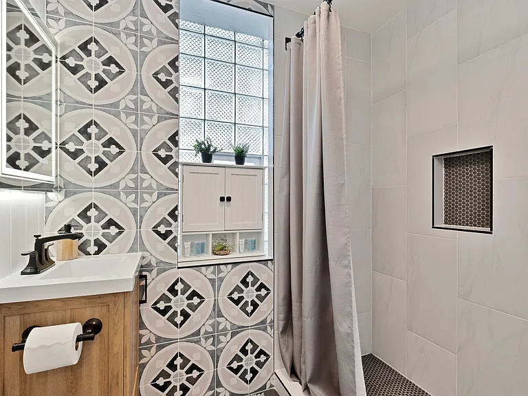 2620 W Homer St #1 — Photo 11