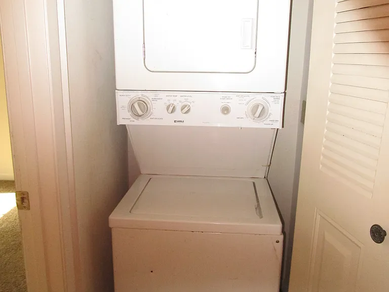 APARTMENT SIZE STACK WASHER/DRYER