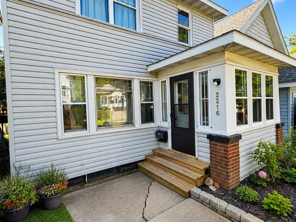 2216 W 6th St, Duluth, MN 55806
