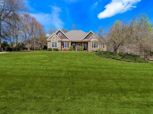 159 E Fork Ln, Pendergrass, GA 30567