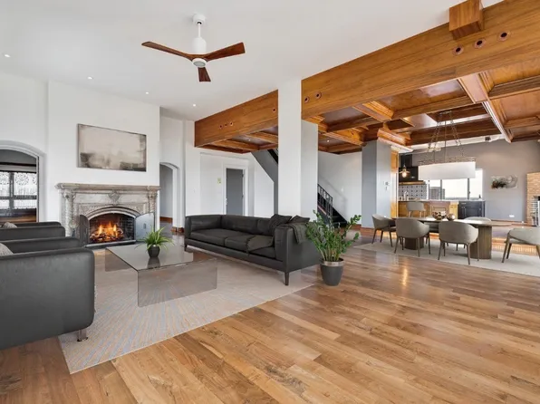 707 W Junior Ter APT 12, Chicago, IL 60613