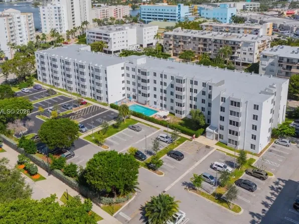 250 180th Dr APT 158, Sunny Isles Beach, FL 33160