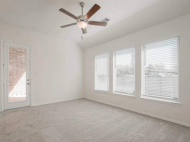 1303 Munson Valley Rd — Photo 36
