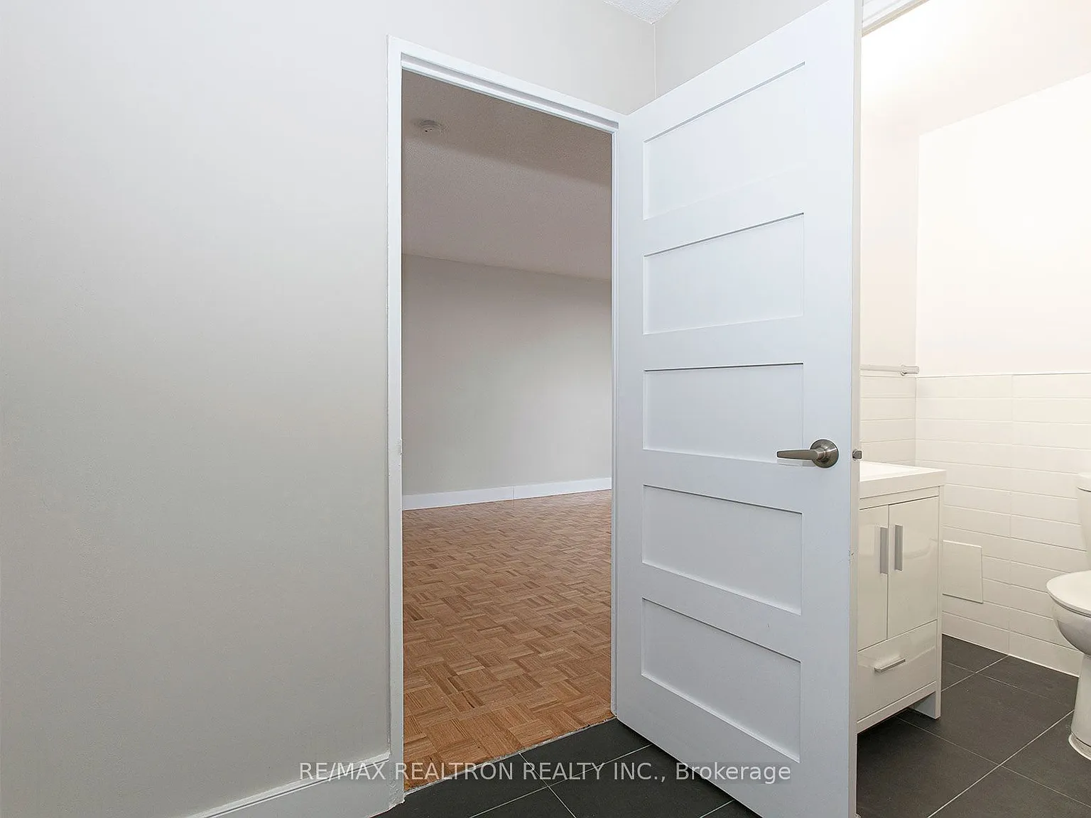 Studio, $2,095 — Photo 2