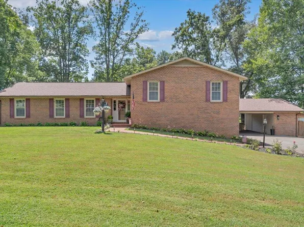 13 Nottingham Ln, Bassett, VA 24055