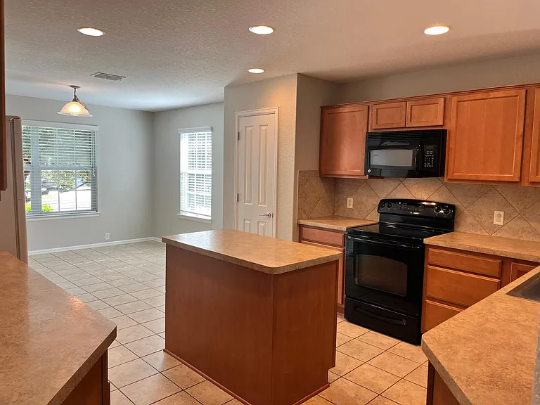 3613 Storm Rdg — Photo 4