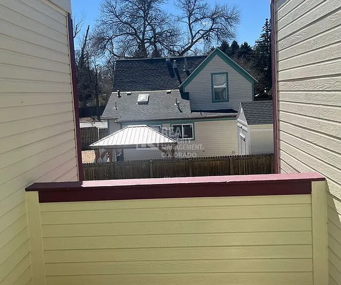 911 Tulip St S #B — Photo 16