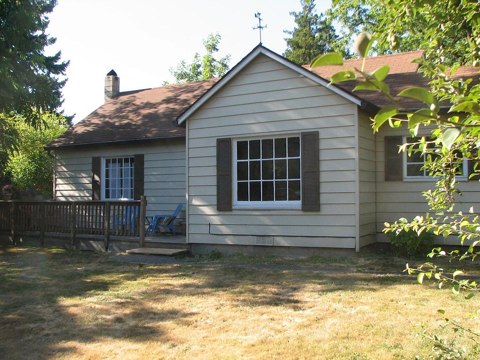 2nd image of 407 SW Rock Creek Dr