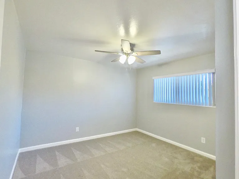 633 Grand Fir Ave #6 — Photo 9