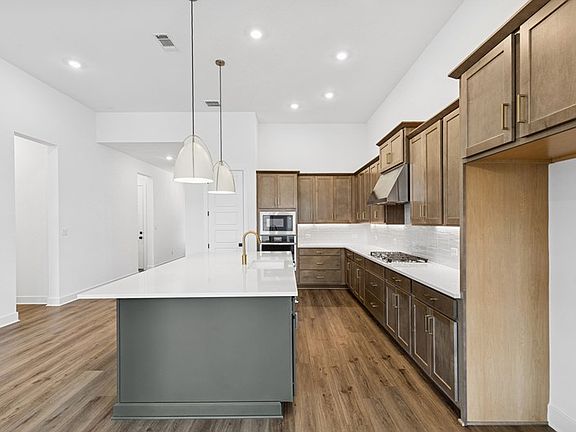 The Beeville - Kitchen