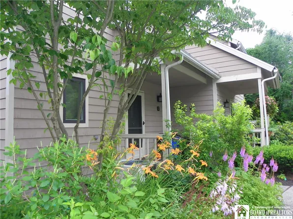 29 Elm Ln Unit 2, Chautauqua, NY 14722