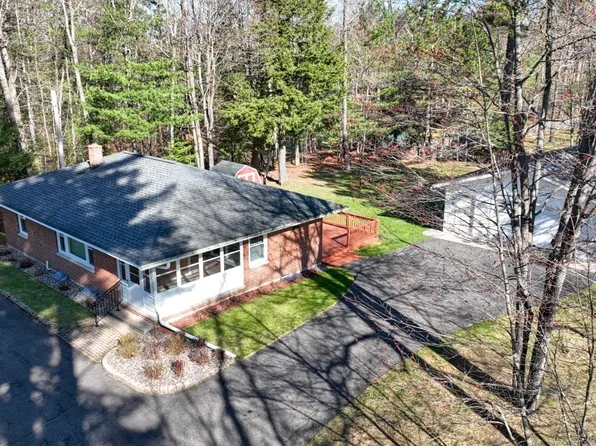 1043 E Maple St, Eagle River, WI 54521