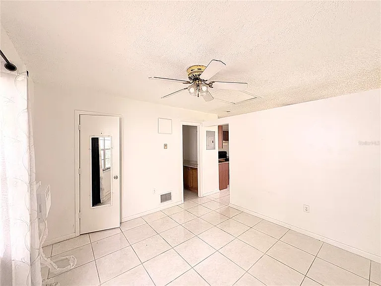 1106 E South St #2 — Photo 9