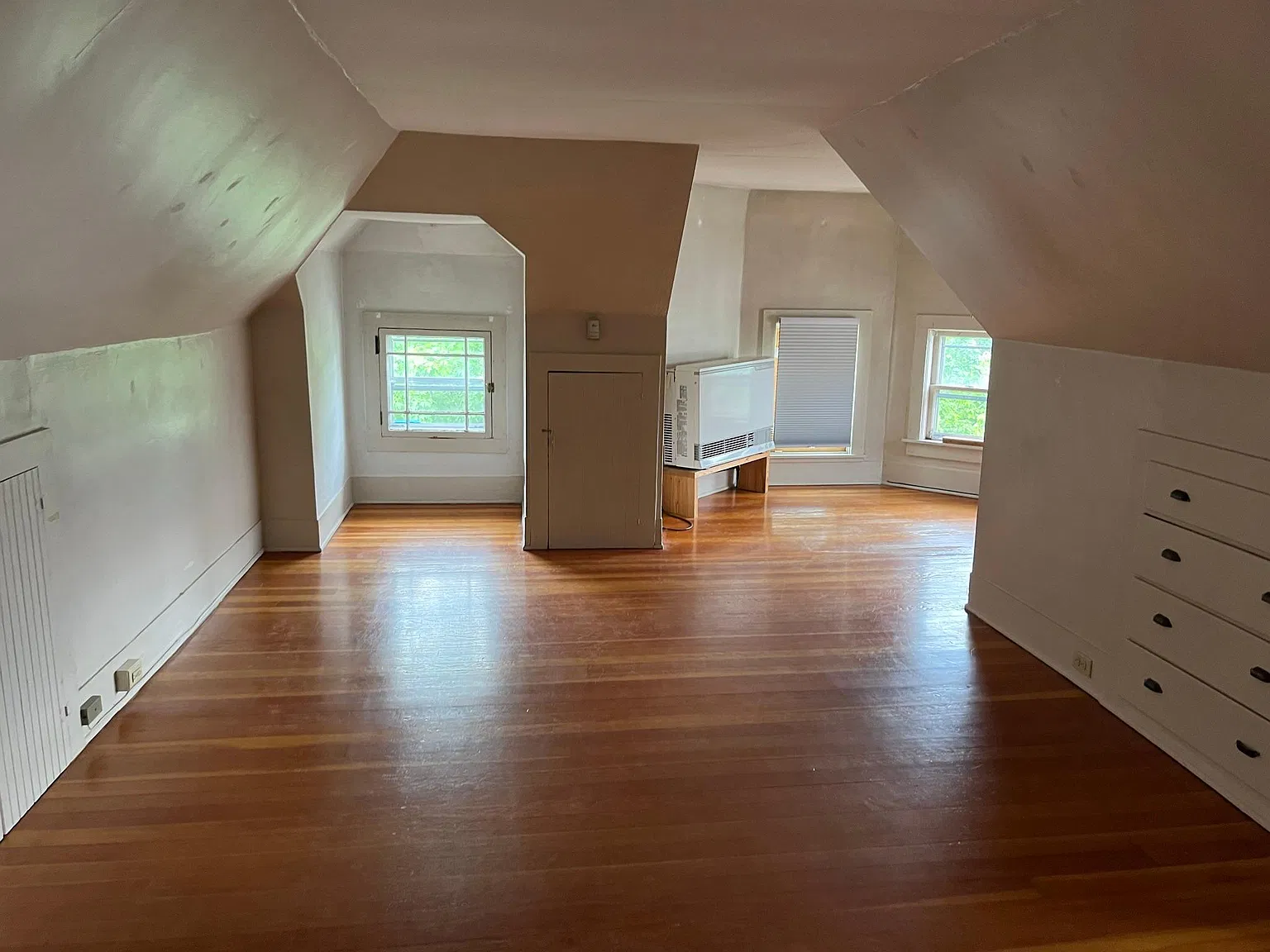 28 Brookes Avenue — Photo 3