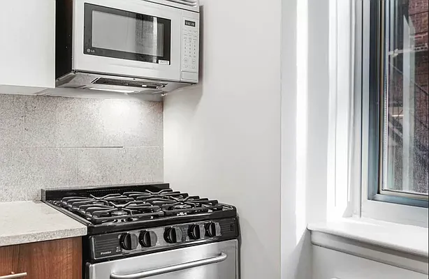 Rented by REAL New York | media 25