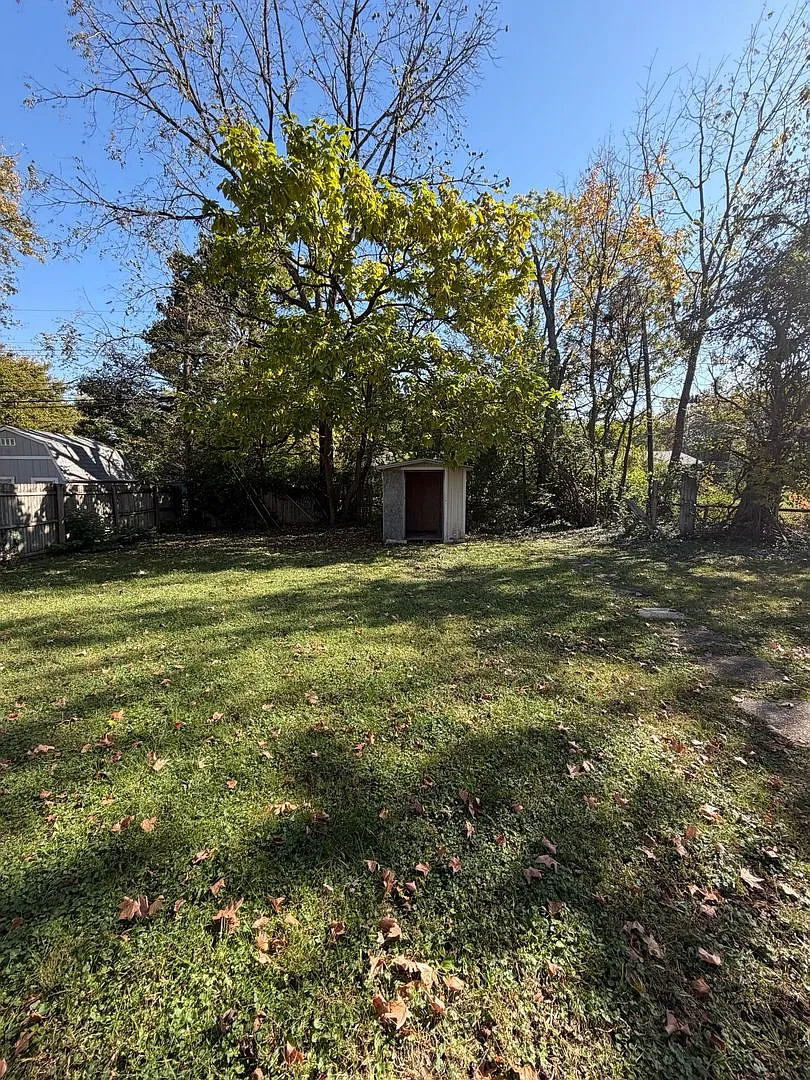 3 Bedroom with 2 Full Baths — Photo 4