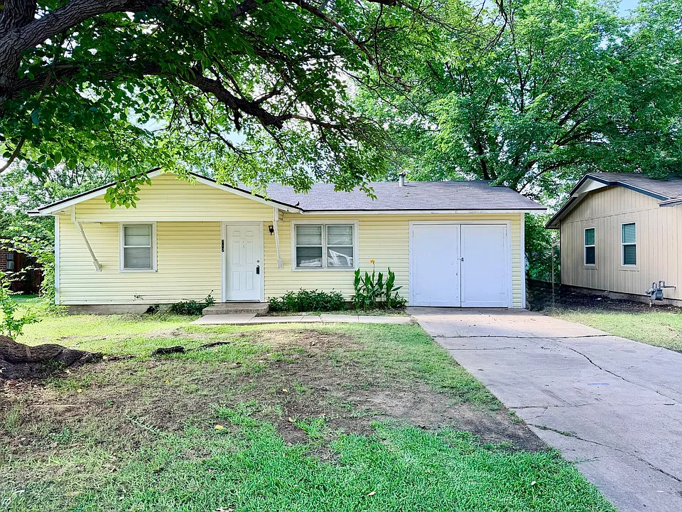712 Juno Ln